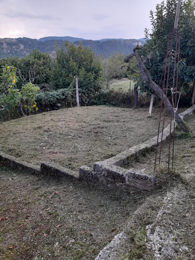 Magazzini con terreno 1,5 km dal centro - Vista 5