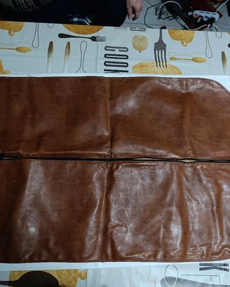 porta vestiti in pelle