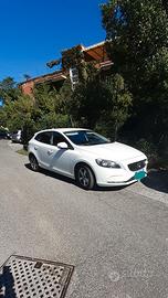 Volvo v40 d2