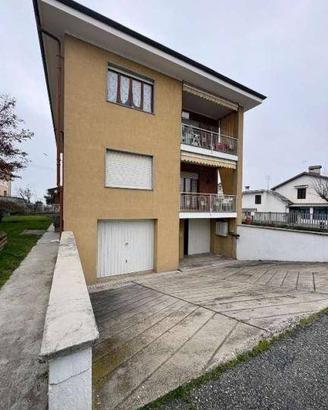 Immobile in asta di 145 m² con 4 locali e box auto