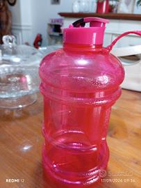 Borraccia in plastica con manico da L2.2