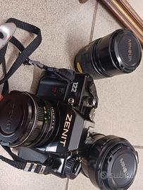 Macchina Fotografica ed obbiettivi come in foto 