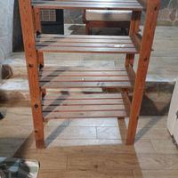 Scaffale in legno