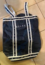 Sacca Belfe blu con finiture bianche