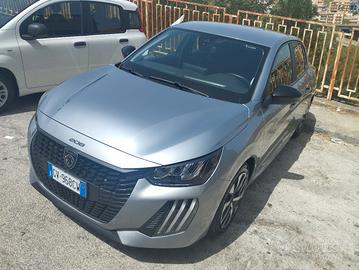 Peugeot 208 pari al nuovo