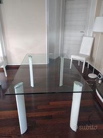 Tavolo in cristallo