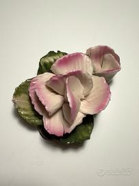 Fiore in porcellana Capodimonte