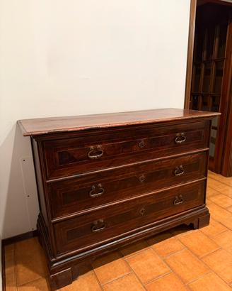 Canterano emiliano inizio 700 noce in radica