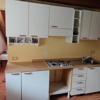 Piccola cucina con forno elettrico