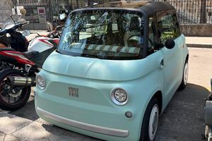 Fiat Topolino (2024) elettrica con portapacchi