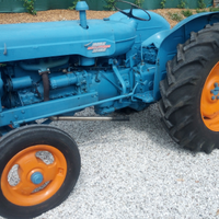 Trattore d'epoca Ford Super Major