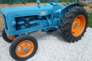 Trattore d'epoca Ford Super Major