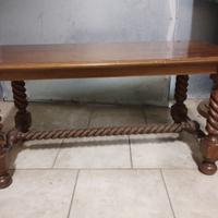 Tavolino basso in legno massello a gambe tornite