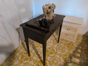Macchina da Cucire Vintage Singer con Mobiletto