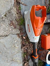 Decespugliatore a batteria sthil fsa135r