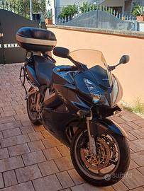 Moto Honda VFR 800 anno 2007  34.500 Km.