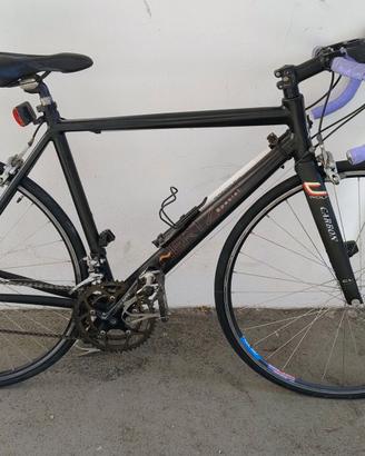 Bicicletta nera da corsa Wolf Carbon