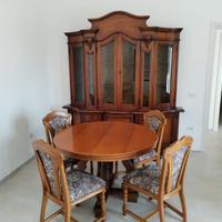 tavolo tondo e 4 sedie in stile classico