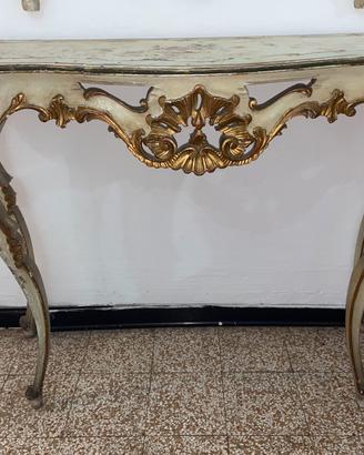 Mobiletto antico