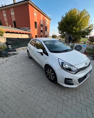 kia Rio 2016