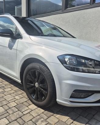 Volkswagen Golf Variant 1.6 TDI 110 CV 5p. Executi