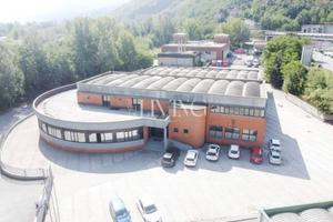 Immobile di 4000 m² con più di 5 locali a Gallican