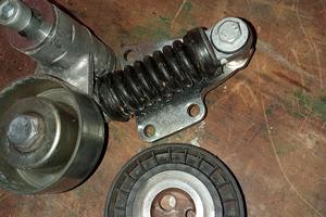 tendicinghia e puleggia per alfa romeo 156