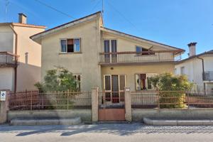 LA CASA IDEALE PER LA FAMIGLIA: 4 CAMERE E 550 ...