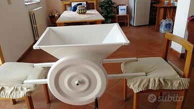 Pigiatrice per uva