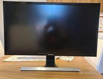 Monitor UHD 4K da 28" della Samsung