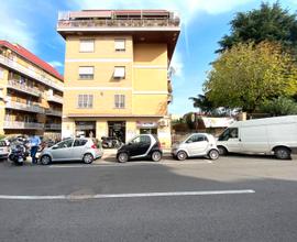 Torrevecchia - Negozio con vetrina