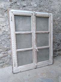 Finestre rustiche d'epoca