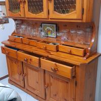 Tavolo con credenza 