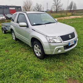 Suzuki Grand Vitara 1.9 DDiS 3p. CARRELLO COMPRESO
