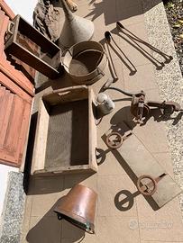 Vecchi setacci e altri arnesi antichi