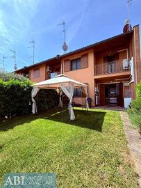Villetta a schiera di 150 m² con più di 5 locali e