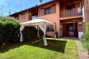 Villetta a schiera di 150 m² con più di 5 locali e