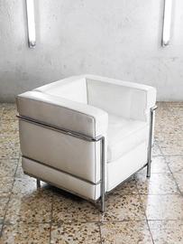 Poltrona progettata da Le Corbusier e Charlotte Pe