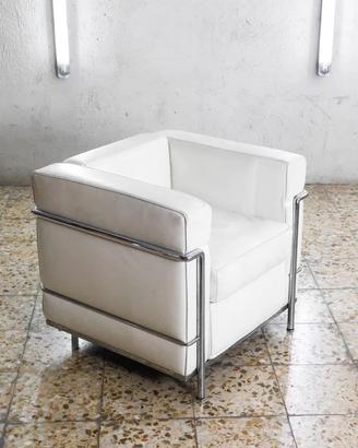 Poltrona progettata da Le Corbusier e Charlotte Pe