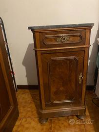 coppia comodini antichi in legno