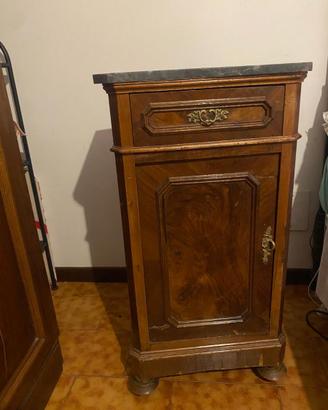 coppia comodini antichi in legno