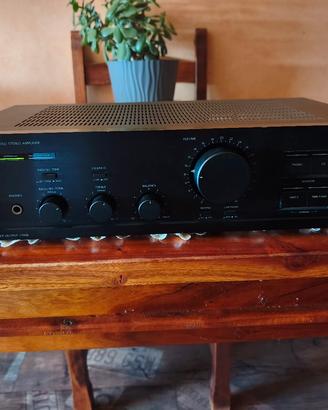 amplificatore Onkyo a 8150