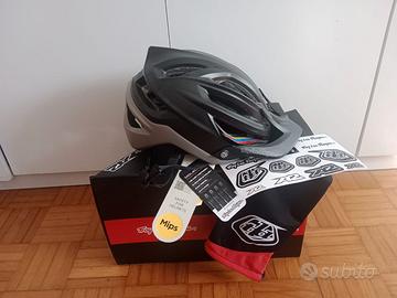 Casco Troy Lee Design A2