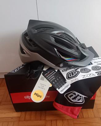 Casco Troy Lee Design A2