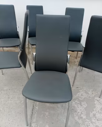 sedia imbottita  in ecopelle grigia