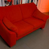 Divano 2 posti Rosso in Microfibra