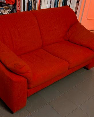 Divano 2 posti Rosso in Microfibra