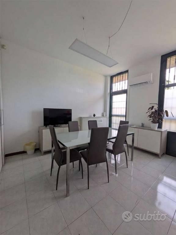 Immobile di 118 m² con 4 locali a Trezzano Rosa - Altro
