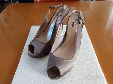 Scarpe decolletè eleganti