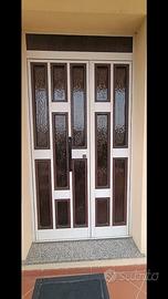 PORTA D'INGRESSO IN ALLUMINIO E VETRO